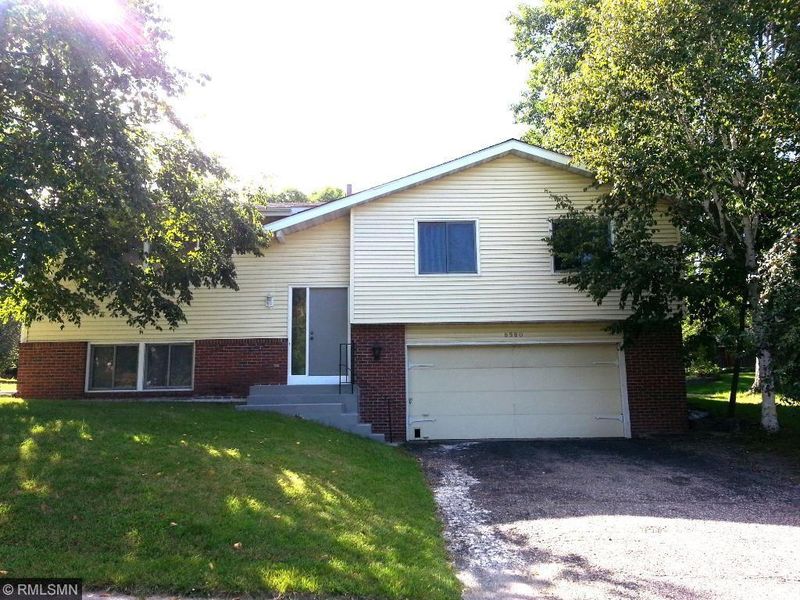 8580 Darnel Rd, Eden Prairie, MN 55347