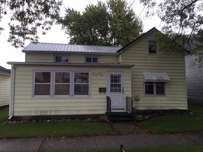 111 SE 2nd Ave, Wells, MN 56097