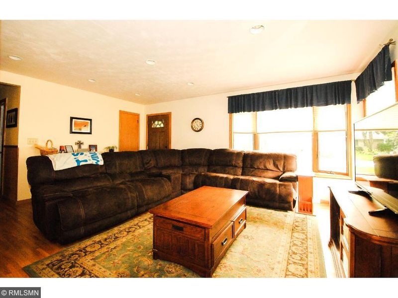 4830 Peggy Ln, White Bear Lake, MN 55110