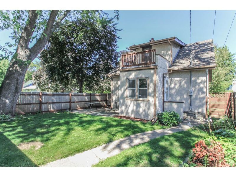 1720 Beech St, Saint Paul, MN 55106