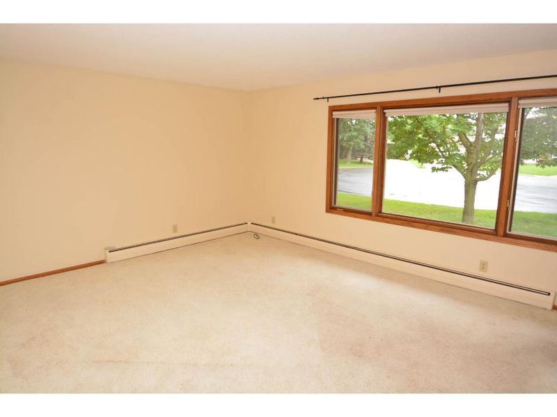 11111 Radisson Ct, Burnsville, MN 55337