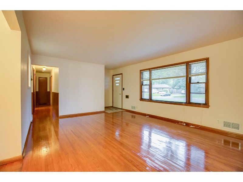 6233 Scott Ave N, Brooklyn Center, MN 55429