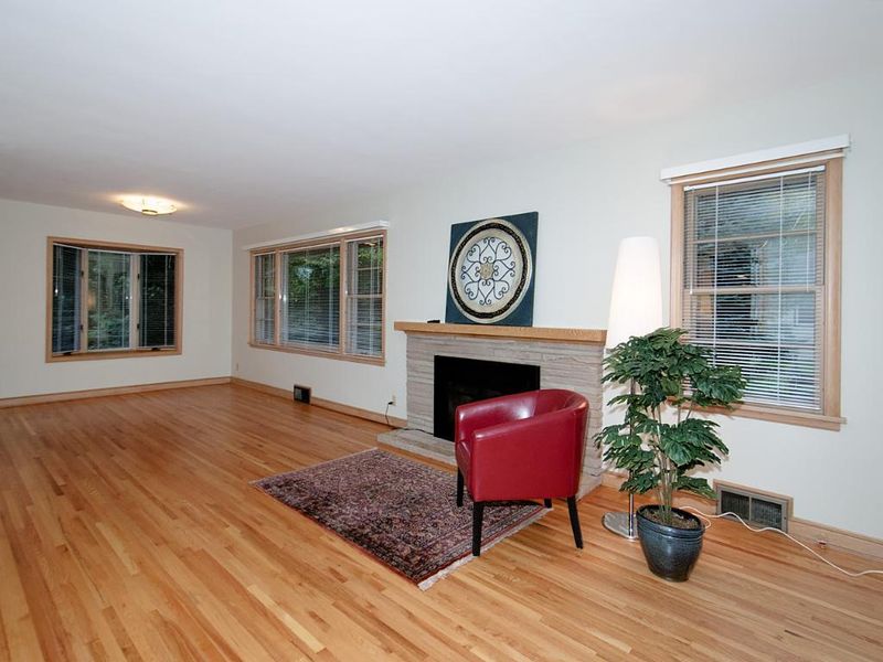 1794 Tatum St, Falcon Heights, MN 55113