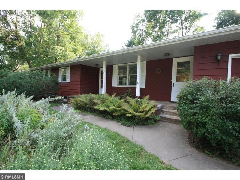 17 Woodhill Rd, Saint Cloud, MN 56301