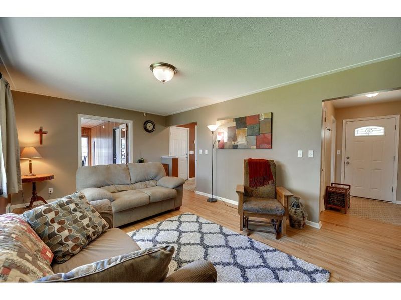 5820 Aquila Ave N, New Hope, MN 55428