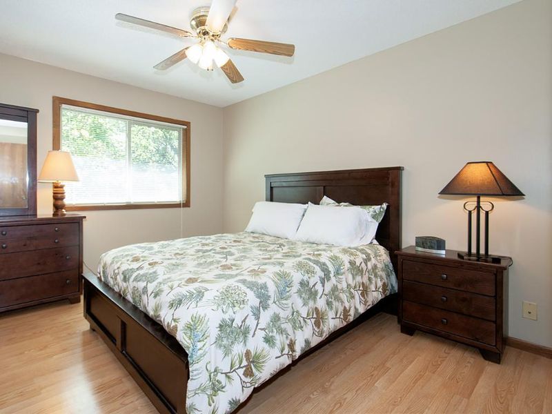 2201 2nd Ave N, Minneapolis, MN 55405