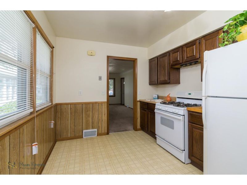 3745 Perry Ave N, Robbinsdale, MN 55422
