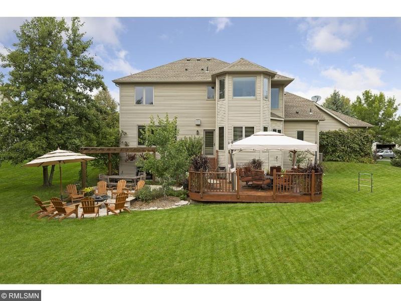 4150 Red Oak Ln, Excelsior, MN 55331
