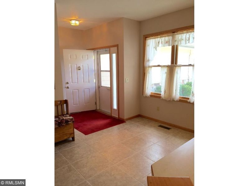 1102 Village St SE, New Prague, MN 56071