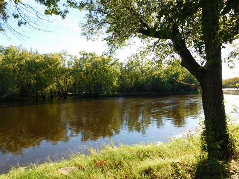 8112 Cabin Dr, Grasston, MN 55030