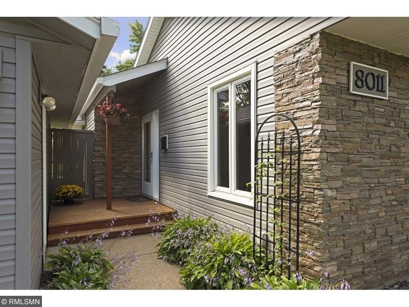8011 W 26th St, Saint Louis Park, MN 55426