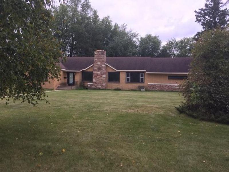 303 Irving Ave SW, Wadena, MN 56482