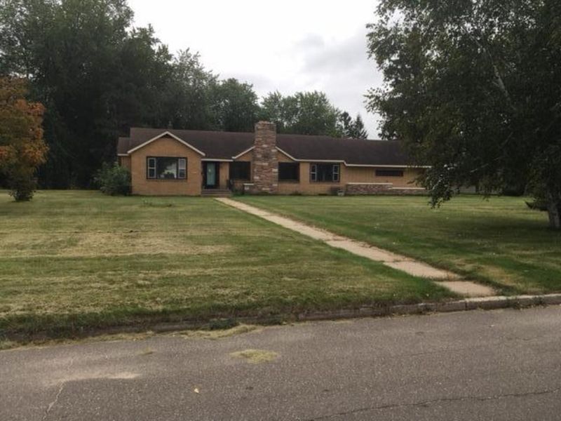 303 Irving Ave SW, Wadena, MN 56482
