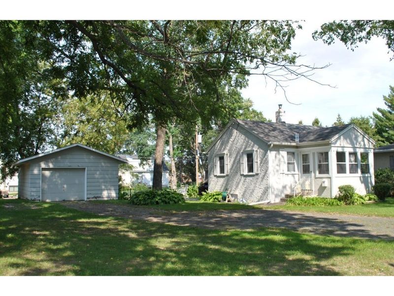 2391 14th Ave E, North Saint Paul, MN 55109