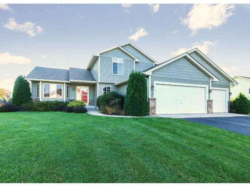 13996 Hill Place Dr, Rogers, MN 55374