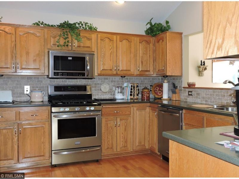 11635 Parkview Dr, Becker, MN 55308