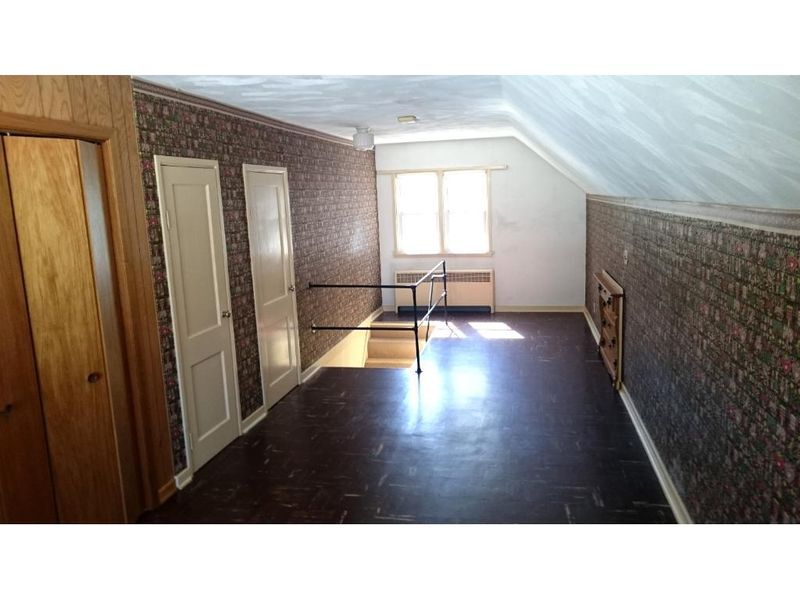 1065 N Barrett St, Saint Paul, MN 55103