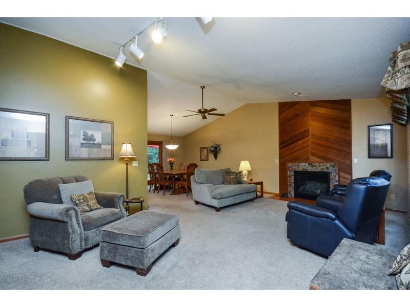 17070 Creek Ridge Trl, Minnetonka, MN 55345