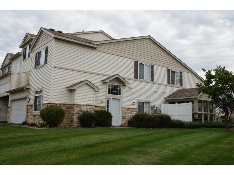 6771 Pine Crest Trl S, Cottage Grove, MN 55016