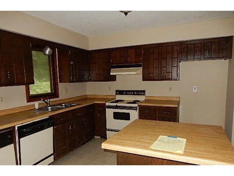 13504 1st Ave S, Burnsville, MN 55337