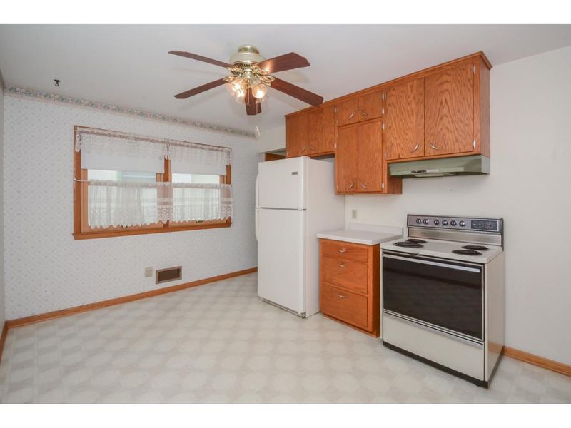 1529 Idaho Ave E, Saint Paul, MN 55106