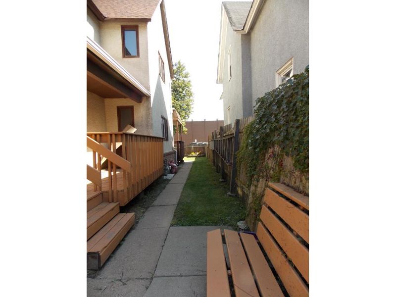 1112 Lincoln St NE, Minneapolis, MN 55413