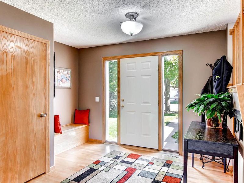 1804 Quail Dr, Shakopee, MN 55379
