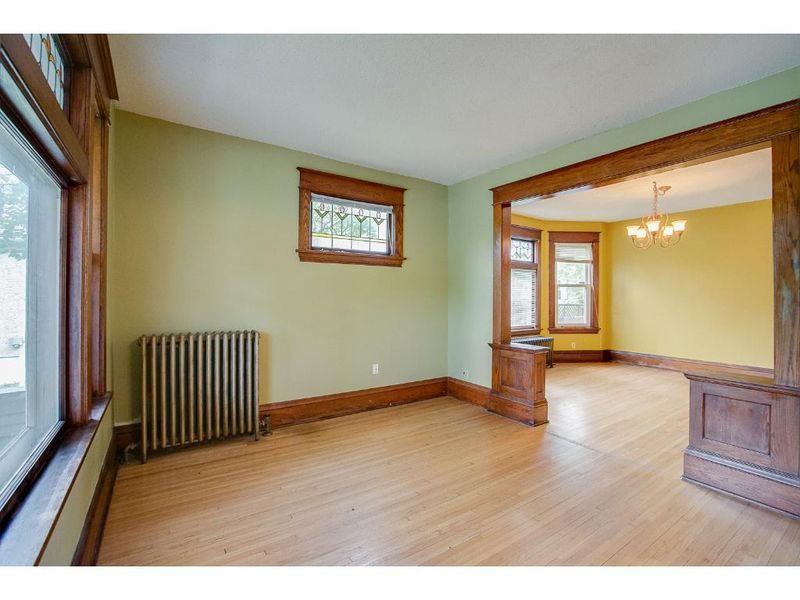 1592 7th St E, Saint Paul, MN 55106