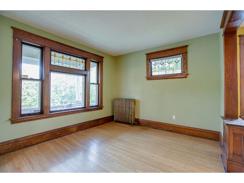 1592 7th St E, Saint Paul, MN 55106