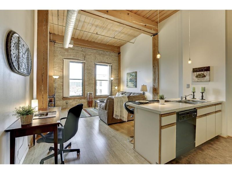 210 N 2nd St #402, Minneapolis, MN 55401