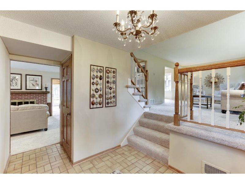 1802 Chatham Ter, New Brighton, MN 55112