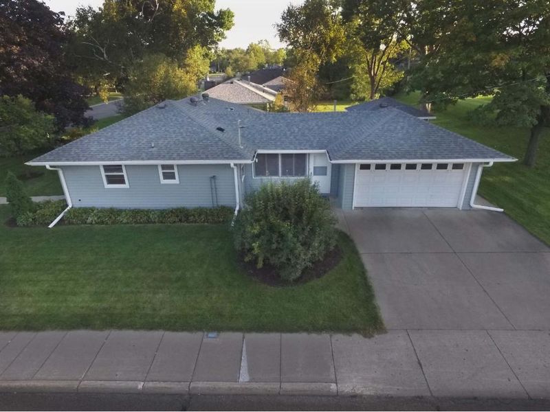 9800 Columbus Ave S, Bloomington, MN 55420