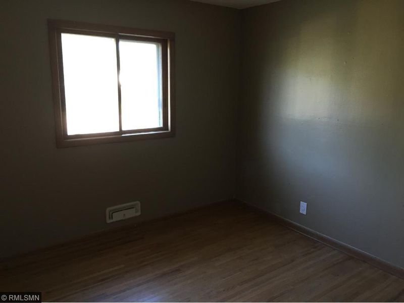 425 E 100th St, Bloomington, MN 55420