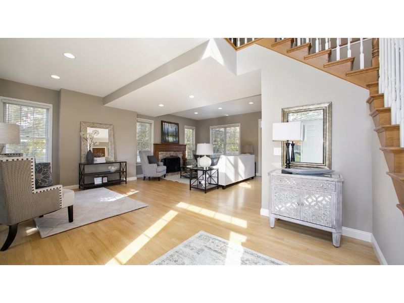 16360 Kelsey Ln, Eden Prairie, MN 55347