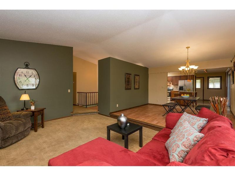 3011 Meyer Ct, Maplewood, MN 55109