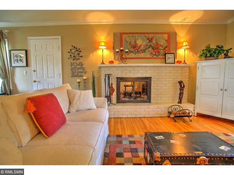2630 Nature View Ct N, Roseville, MN 55113