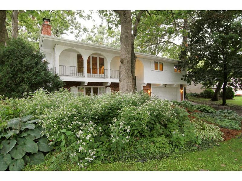 5588 W Danube Rd, Fridley, MN 55432