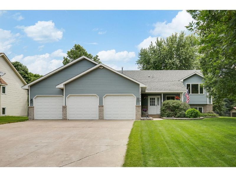13169 Isanti St NE, Blaine, MN 55449