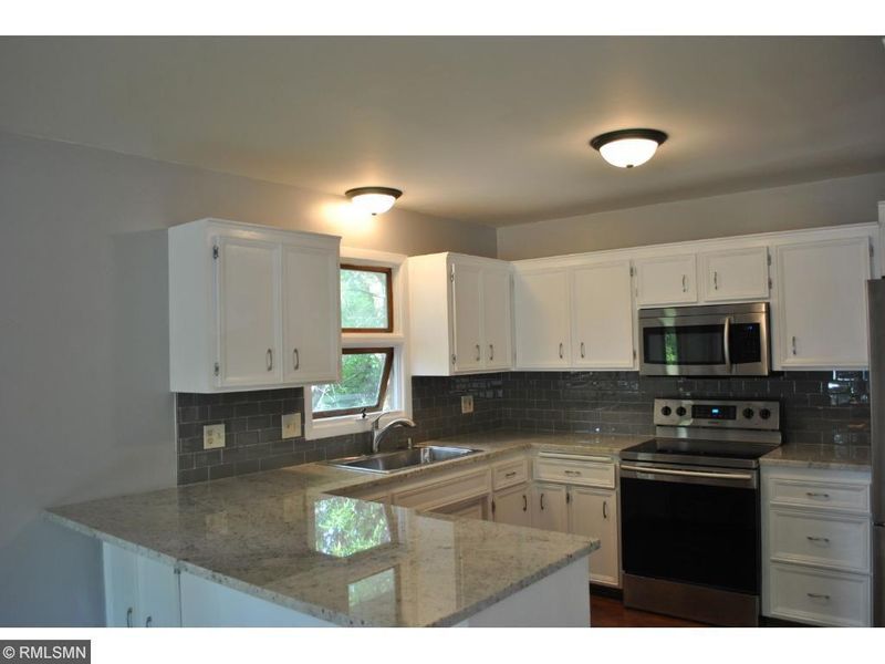 3315 E 126th St, Burnsville, MN 55337