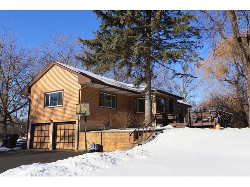 1365 Eide Cir, Arden Hills, MN 55112