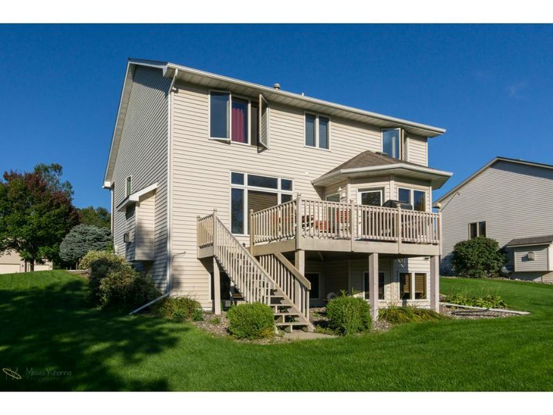 8872 Olive Ln N, Maple Grove, MN 55311