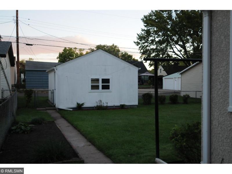 1635 Hoyt Ave E, Saint Paul, MN 55106