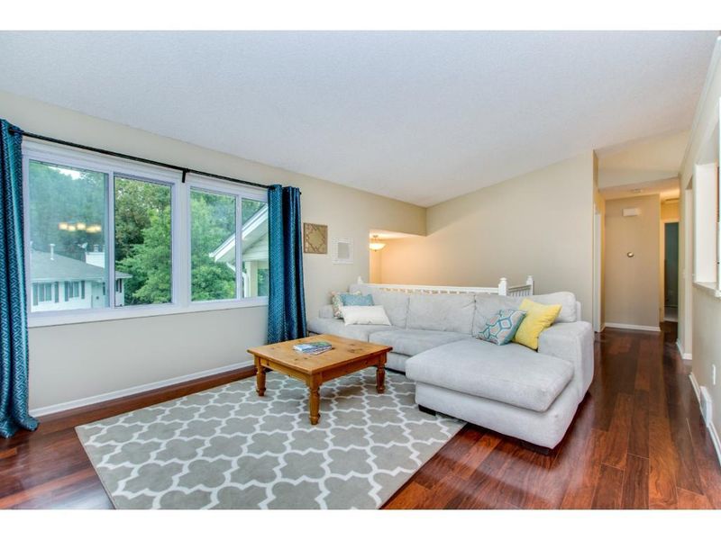 3864 Dolomite Dr, Eagan, MN 55122