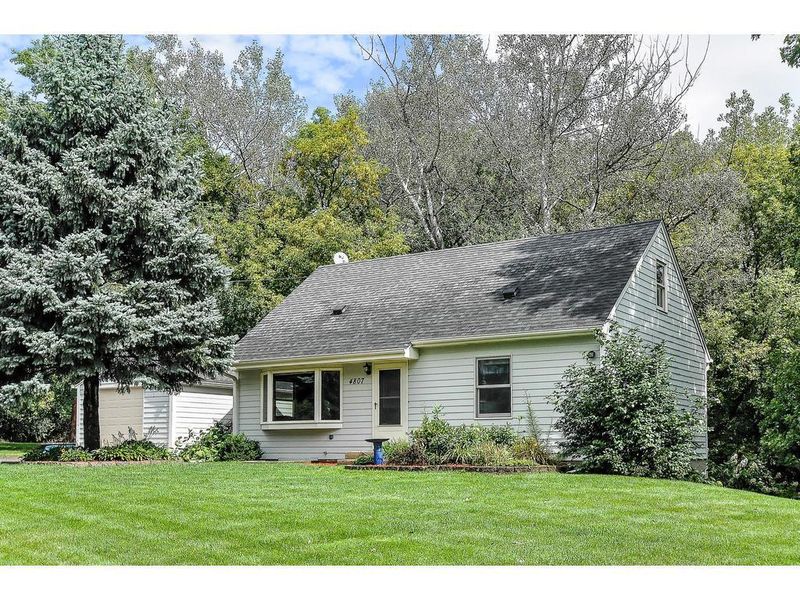 4807 Carleton Rd, Minnetonka, MN 55343