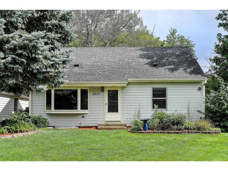 4807 Carleton Rd, Minnetonka, MN 55343