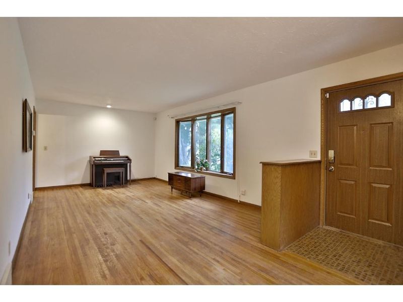 9124 Bloomington Ave, Bloomington, MN 55425