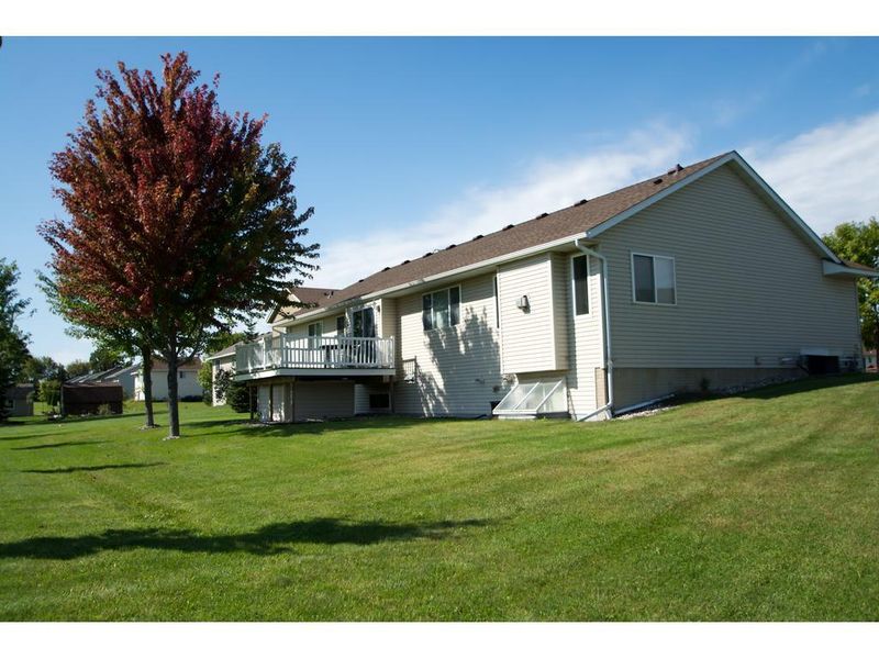 6142 Badger Cir, Monticello, MN 55362