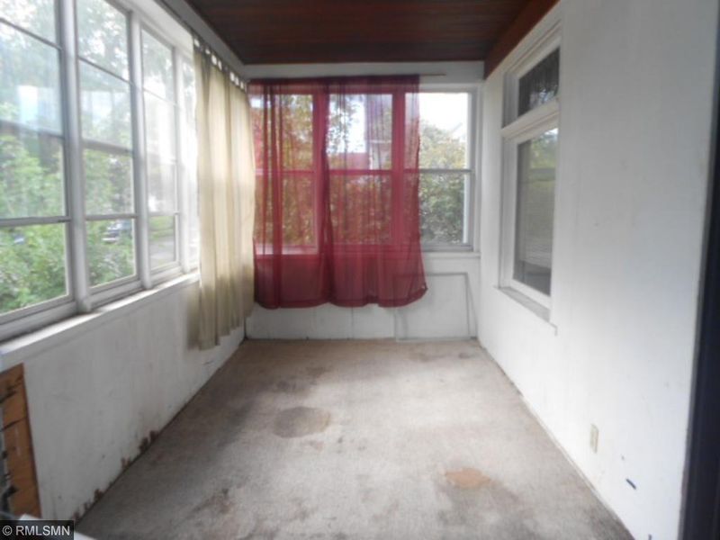 871 Central Ave W, Saint Paul, MN 55104