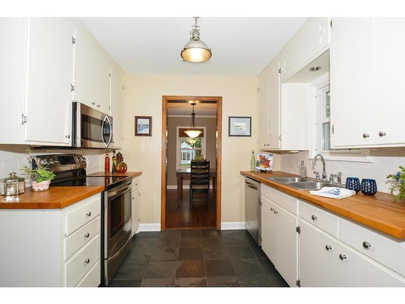 5038 Woodland Rd, Mound, MN 55364