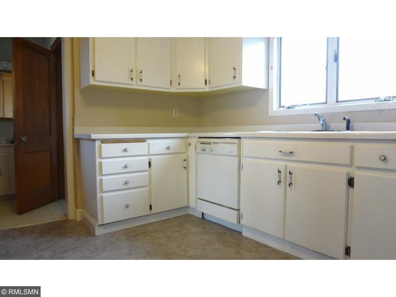 995 Allen Ave, West Saint Paul, MN 55118